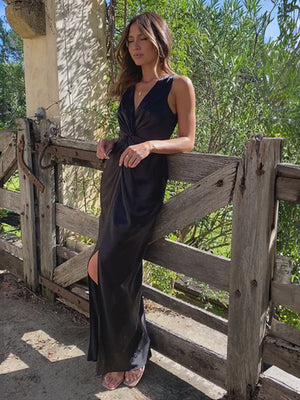 Vestido feminino com decote em V e plissado sem mangas 
